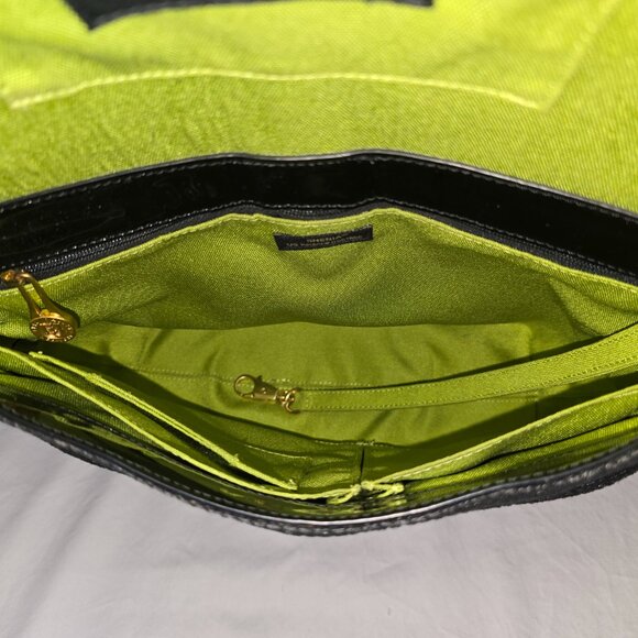 Eric Javits Medium Black Squishee Straw And Patent Leather Flap Crossbody Bag - Picture 10 of 15